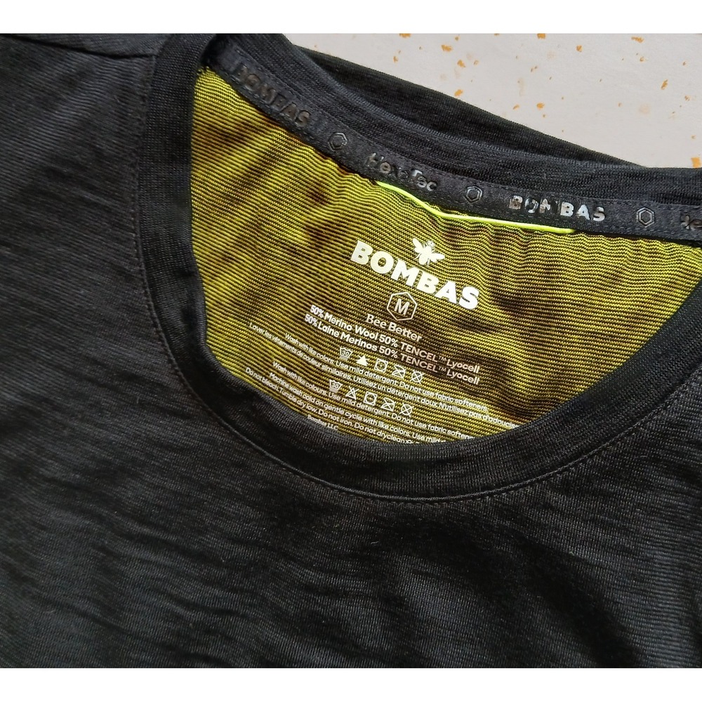 NWOT Bombas Merino Wool Blend Crew Neck Thumb Hole Long Sleeve T-shirt MEDIUM